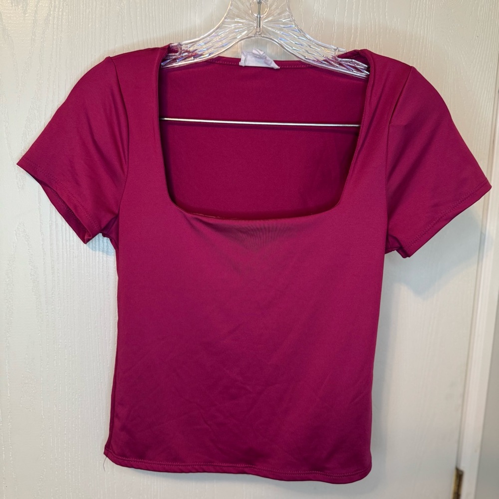 Women's Trendy Square Neck Maroon Top Size Small